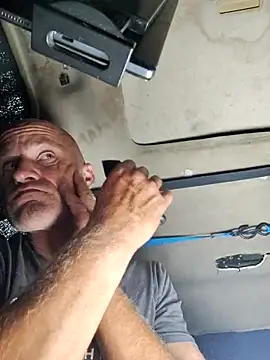 FloppyPickle4u online show from April 18, 9:25 pm