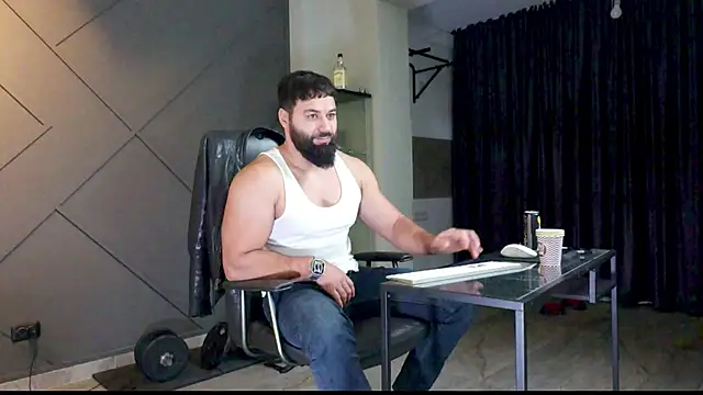 mattmasterss online show from January 6, 4:04 am