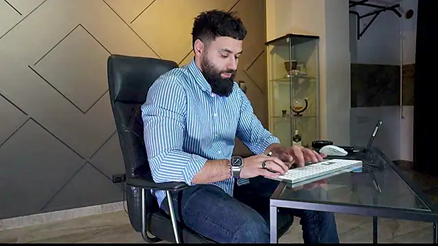 mattmasterss online show from February 22, 8:26 pm