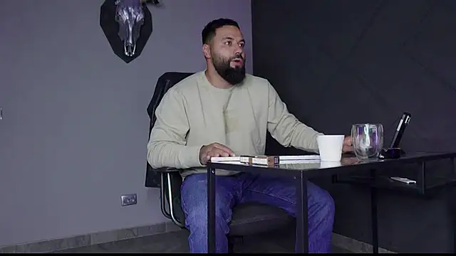 mattmasterss online show from September 18, 3:41 am