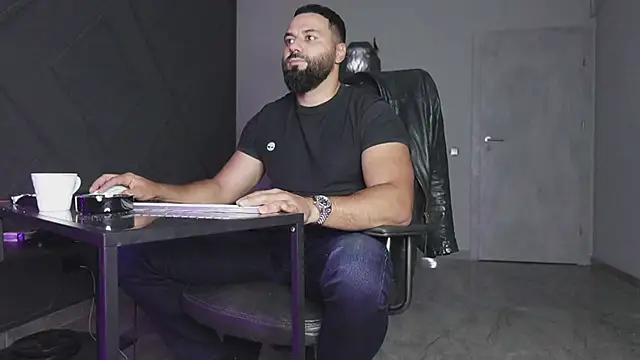 mattmasterss online show from October 5, 1:20 am