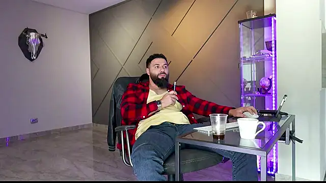 mattmasterss online show from March 10, 1:00 pm