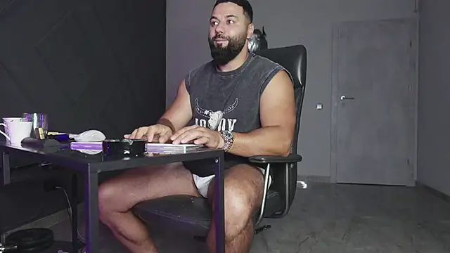 mattmasterss online show from October 2, 10:03 pm