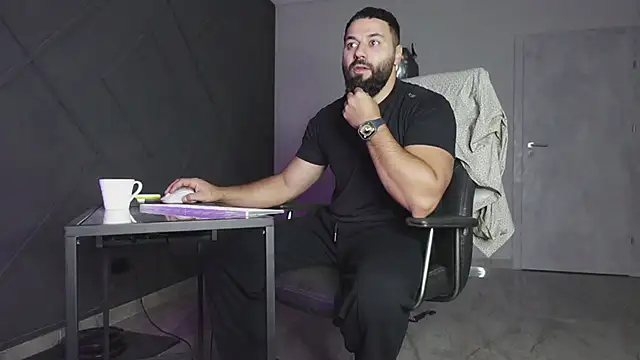 mattmasterss online show from November 3, 1:32 am