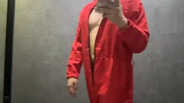 Snapshot of taka32204 chatting on September 22, 4:39 pm taka32204 online show from September 22, 4:39 pm