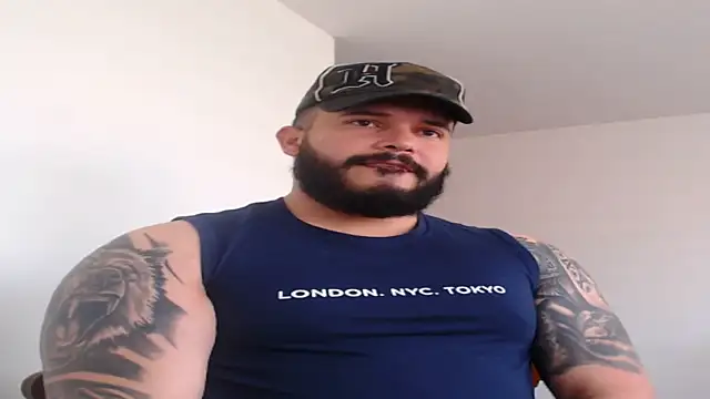 alexandergranda71 online show from December 31, 2:36 pm