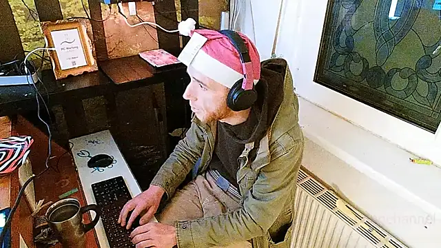 BongChannel online show from December 13, 7:21 pm