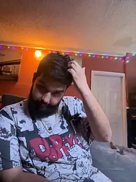 bigdickgio6923 online show from December 2, 11:32 pm