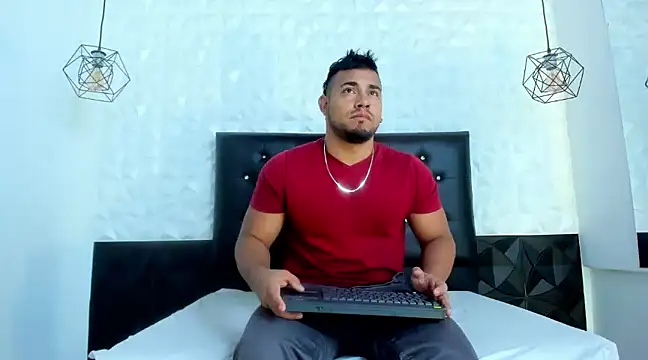 BrianMalonee online show from February 19, 1:50 pm