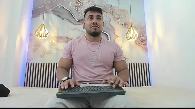 BrianMalonee online show from September 22, 12:15 pm