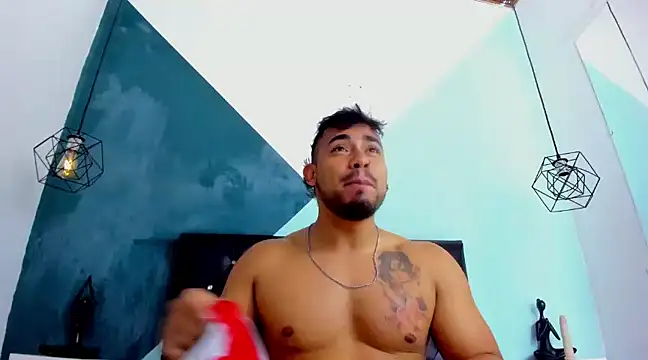 BrianMalonee online show from December 19, 1:07 pm