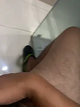 leocardenaz online show from April 16, 3:17 am