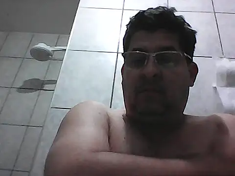karatecobrakay2012 online show from August 6, 10:32 am