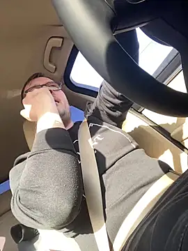 ionut9879 online show from March 4, 1:18 pm