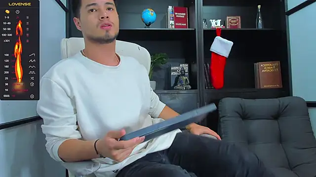 EdwardRoss  online show from December 19, 8:23 pm