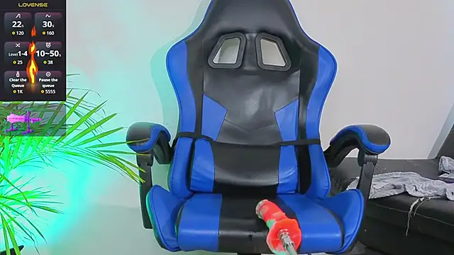 EdwardRoss  online show from March 13, 11:11 pm