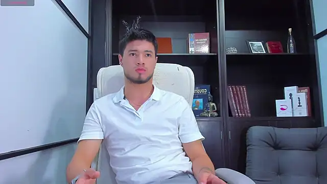 EdwardRoss  online show from February 4, 7:44 pm