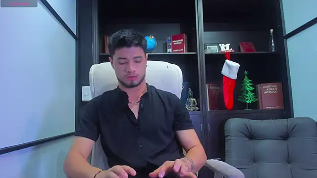 EdwardRoss  online show from December 30, 7:32 pm