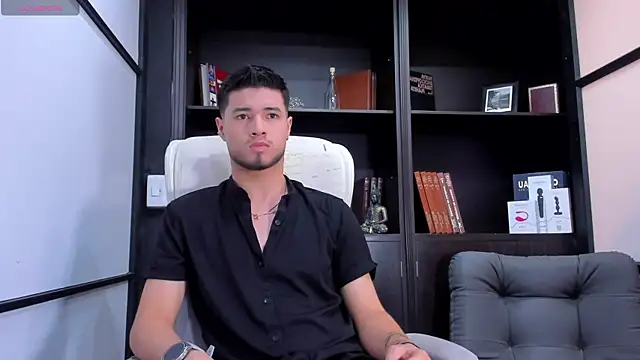 EdwardRoss  online show from February 16, 7:27 pm