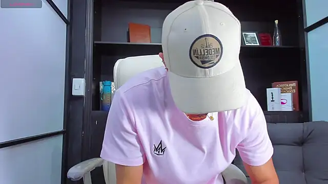 EdwardRoss  online show from January 30, 7:26 pm