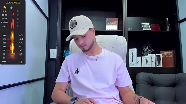 EdwardRoss  online show from January 24, 8:22 pm