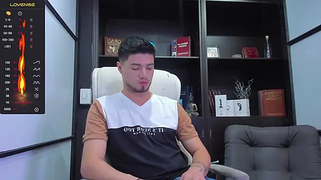 EdwardRoss  online show from January 3, 8:01 pm