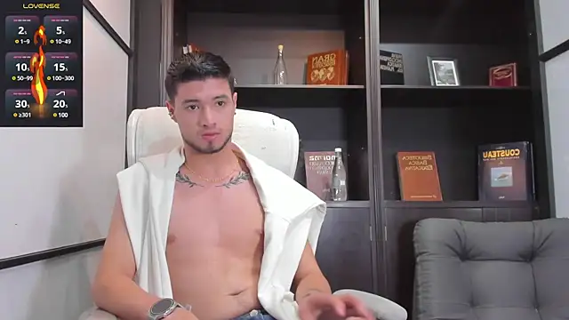 EdwardRoss  online show from March 14, 7:55 pm