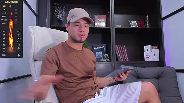 EdwardRoss  online show from February 6, 8:13 pm