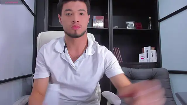 EdwardRoss  online show from February 13, 7:31 pm