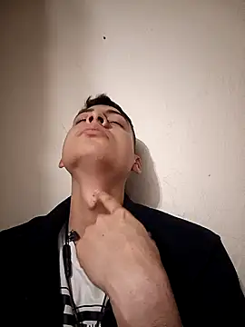 zxcalientes online show from January 1, 4:29 am