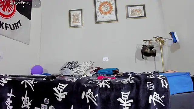 AlejoKhalifa  online show from November 8, 10:18 am