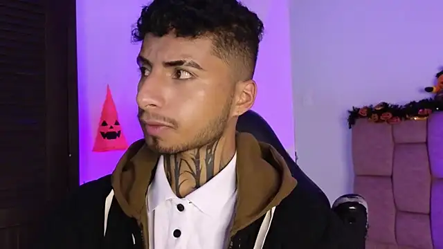 JuanCamiilo 66 online show from October 28, 2:47 am