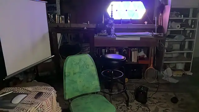 CowboyZuhly online show from April 19, 8:25 am