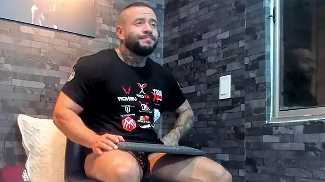 BruceDallas online show from April 6, 4:09 am