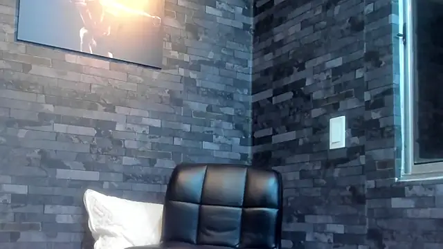 BruceDallas online show from April 9, 3:48 am