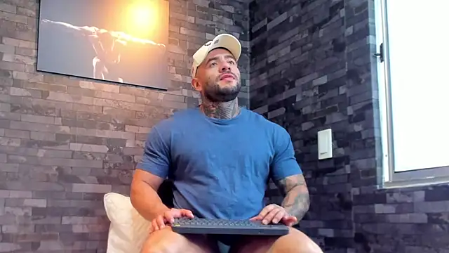 BruceDallas online show from January 31, 9:35 pm