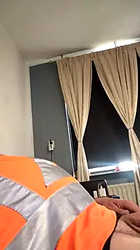 Knuffelstaaf123 online show from October 20, 1:37 pm