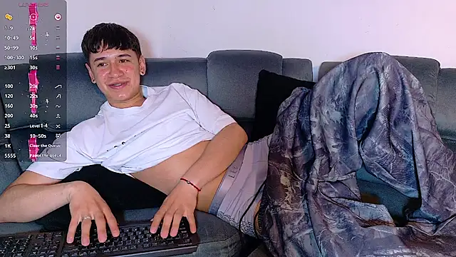 Mr daren  online show from November 28, 8:00 pm