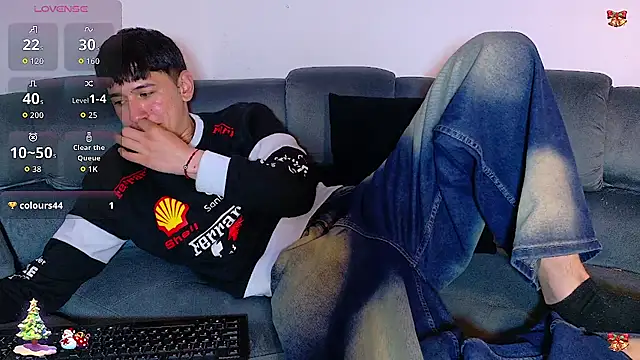 Mr daren  online show from December 3, 7:20 pm