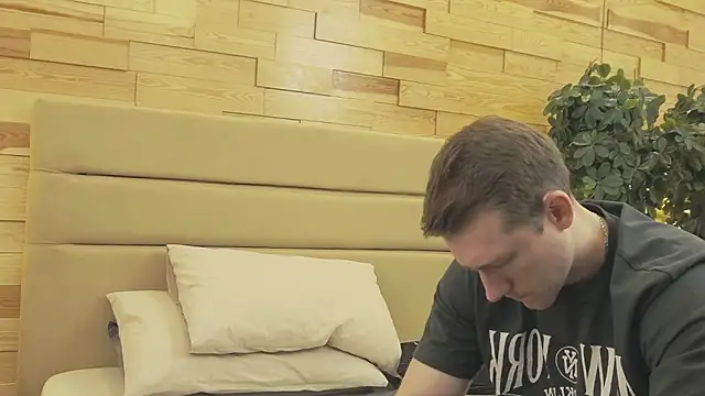 EthanPinkman online show from December 1, 4:37 am