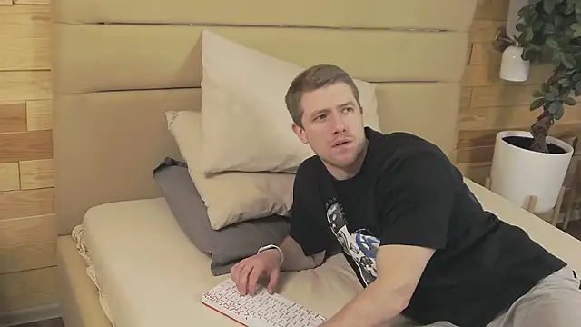 EthanPinkman online show from November 16, 4:03 am