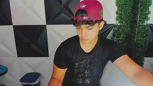Snapshot of Dani_cumboy chatting on October 17, 2:21 pm Dani cumboy online show from October 17, 2:21 pm