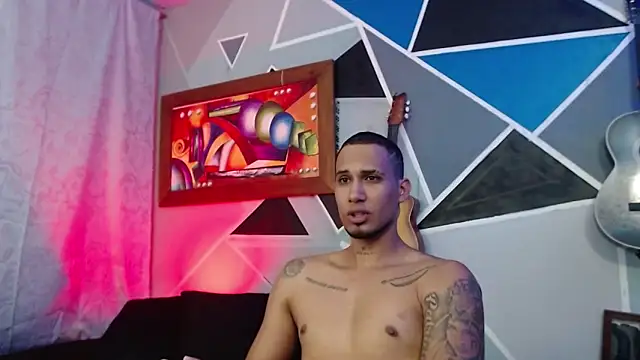 MagnusFrost online show from March 16, 7:40 pm