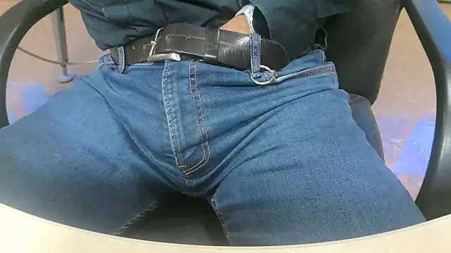 alessandroman2114 online show from March 17, 5:04 pm