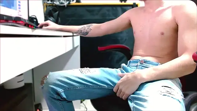 deividcloud36 online show from March 1, 5:45 pm