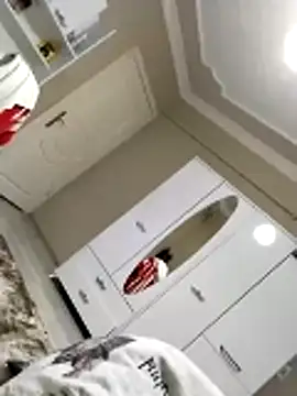 milf hunter 35 online show from April 16, 4:56 am