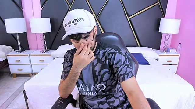 MilanZaire online show from November 7, 2:59 am