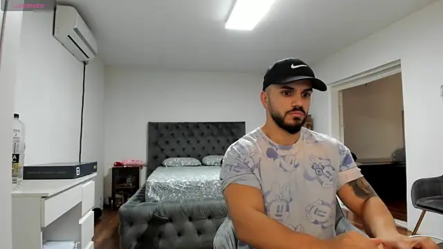 supermanboy94 online show from November 24, 6:36 am