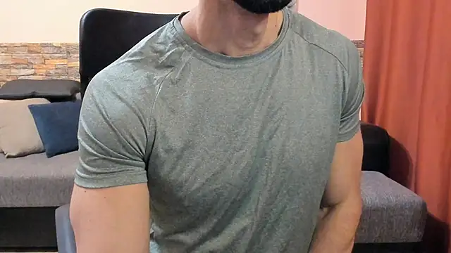 HotHunkTrainer online show from December 1, 9:34 am