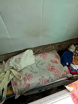 model yesx online show from April 5, 2:08 am